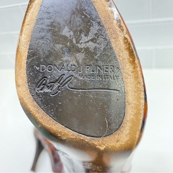 Donald J Pliner Rula Ankle Zip Bootie Brown Patent Leather/Suede Sz 6 1/2 - Picture 11 of 15